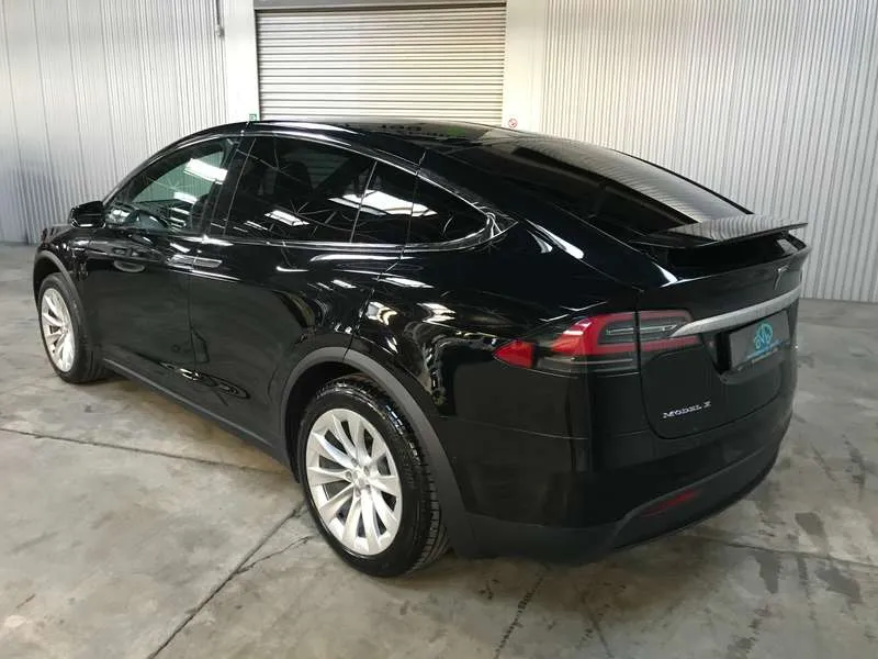 Tesla Model X 75 kWh Dual Motor Image 2