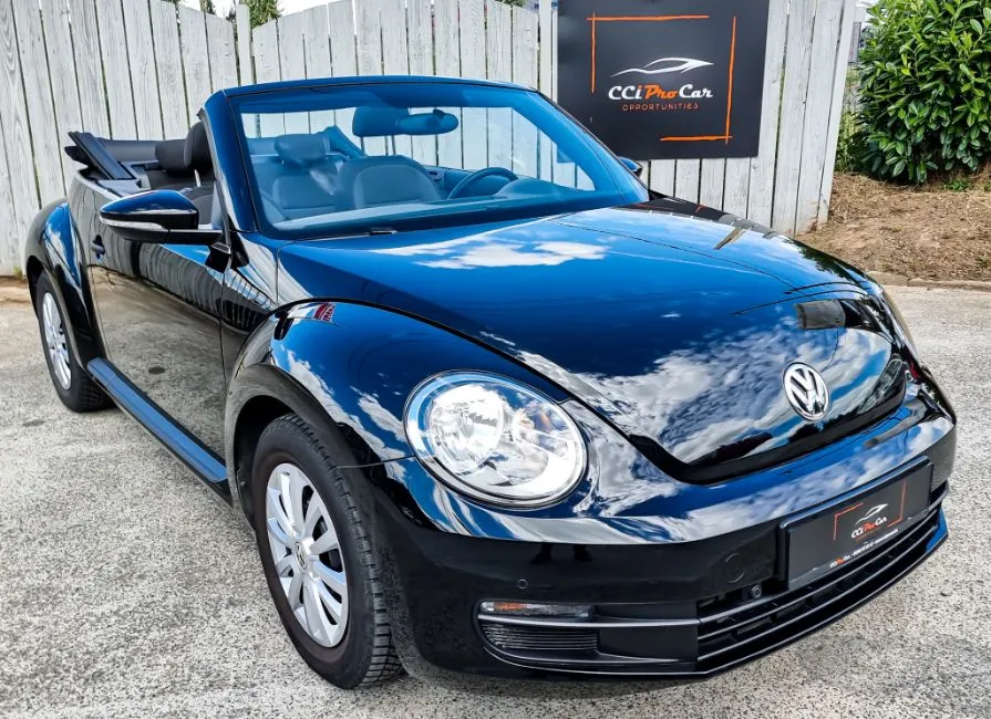 Volkswagen Beetle Cabriolet 12 tsi  Image 2